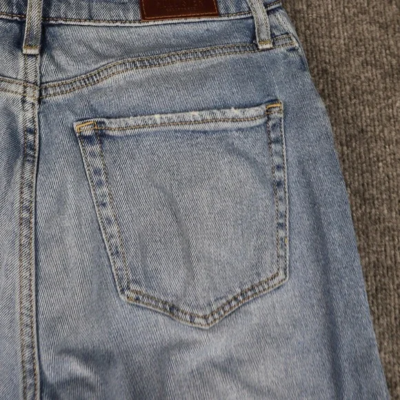 Hollister Jeans Womens 7 Light Wash Ultra High Rise Dad Distressed Ripped Knees - Picture 12 of 16